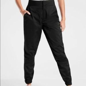 Athleta black radiant jogger pants size 6